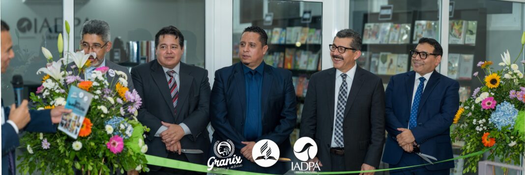 Inauguración de centros de Influencias Granix y renovación de Librerías IADPA.