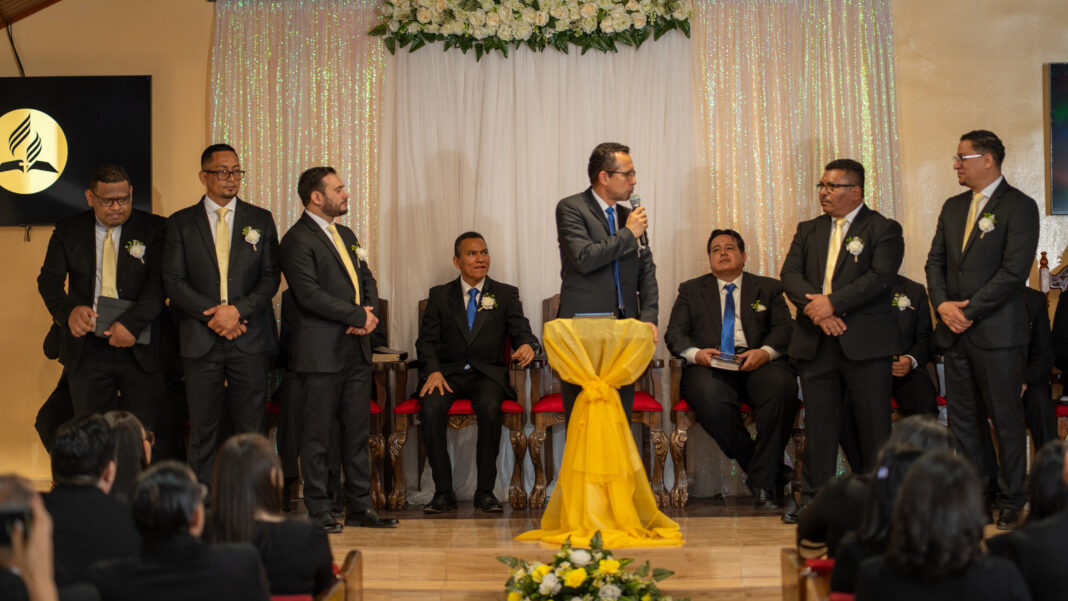 CINCO PASTORES SON ORDENADOS AL SANTO MINISTERIO EN HONDURAS CINCO PASTORES SON ORDENADOS AL SANTO MINISTERIO EN HONDURAS